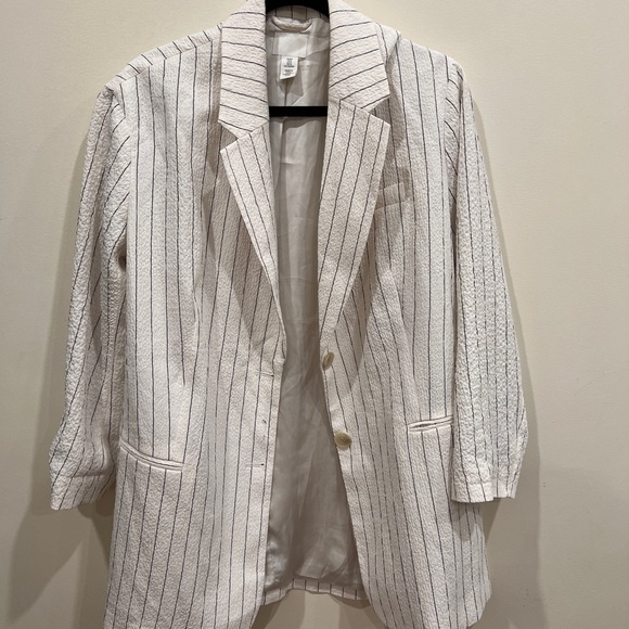 H&M STRIPPED OVERSIZED LIGHTWEIGHT BLAZER. - Picture 3 of 3